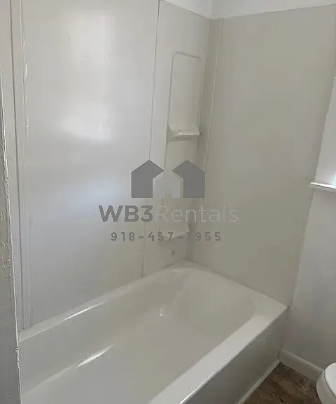 106 N M St — Photo 13