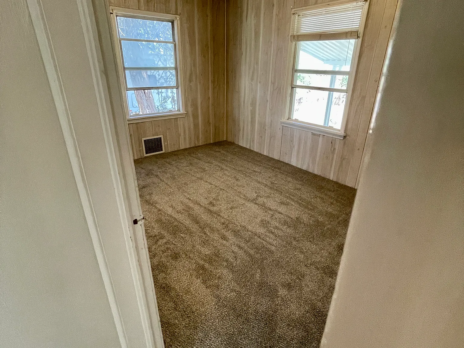 1504 W 2700 S — Photo 4