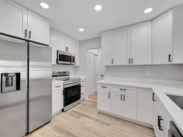 6925 NW 11th Street, Margate, FL 33063