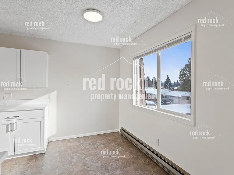107 E Hattie Ave — Photo 5