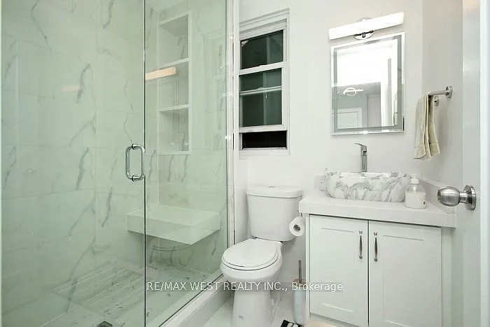 420 Annette St #UPPER LEVEL — Photo 16