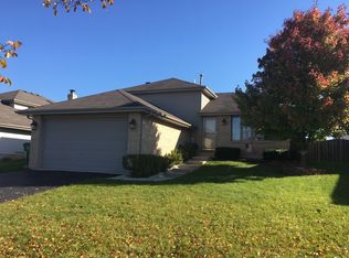 1008 Flagstaff Ln, Joliet, IL 60432