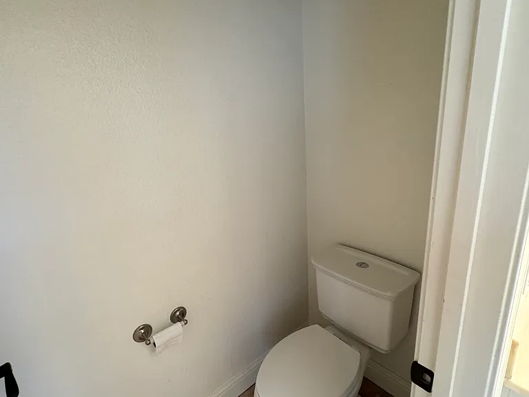 901 Ross Dr — Photo 1