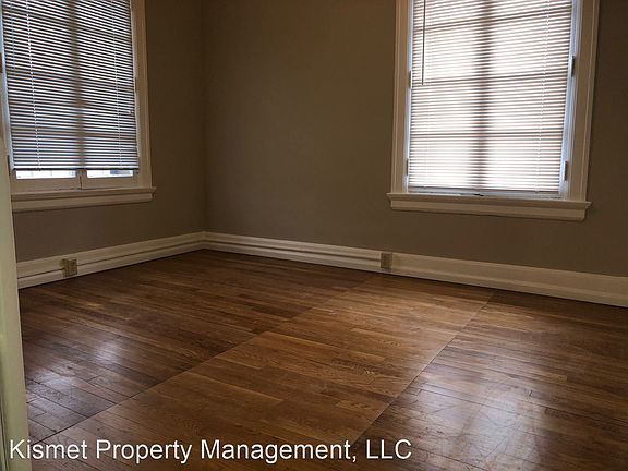 5th image of 1973 Poplar Ave Unit 16