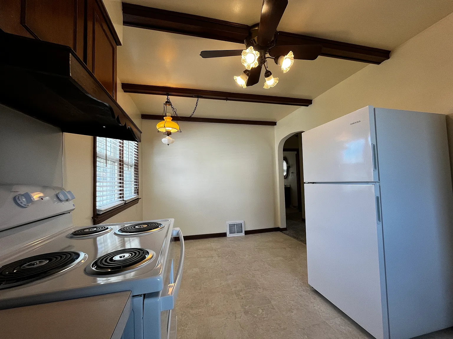 3 bed, 1100 sqft, $1,698 — Photo 4