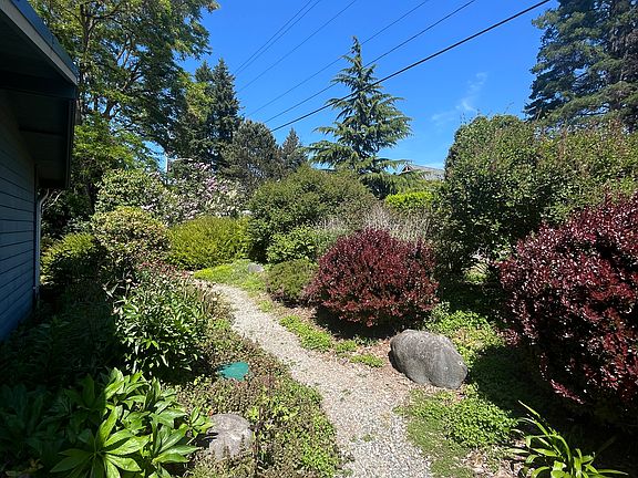 5th image of 157 Grow Ave NW