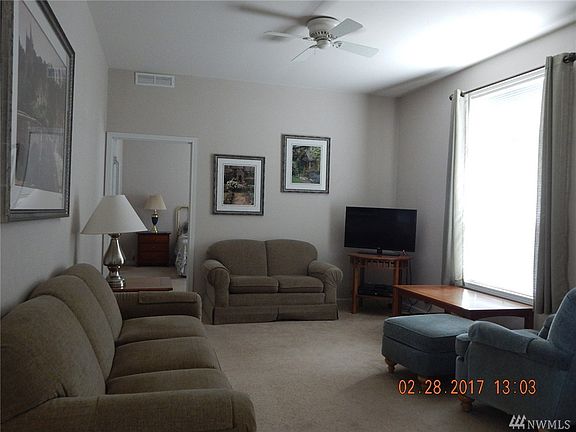4th image of 32400 Douglas Dr