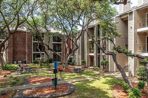 Sutton House Apartments Photo 1