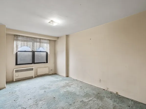 90-50 Union Turnpike image 11 of 23