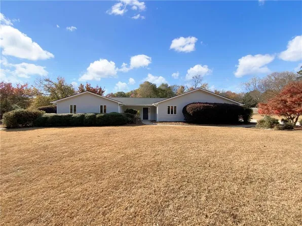 110 Spring Creek Ct, Fayetteville, GA 30215