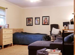 8 Denns Pl, Newton, MA 02459