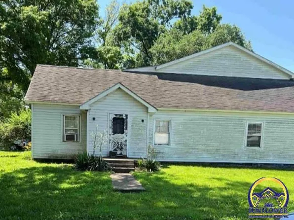 201 Kickapoo St, Easton, KS 66020