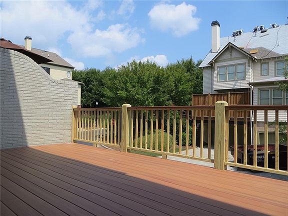 5th image of 131 W Ridge Way