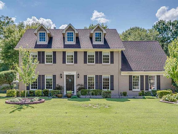 2nd image of 2415 Willinghurst Dr