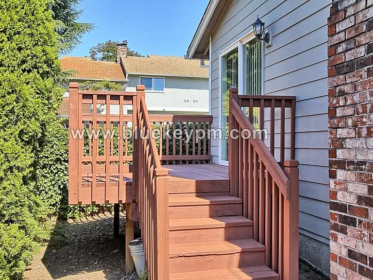 3300 Kauffman Ave #21 — Photo 5
