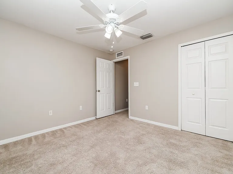 4013 Constantine Loop — Photo 10
