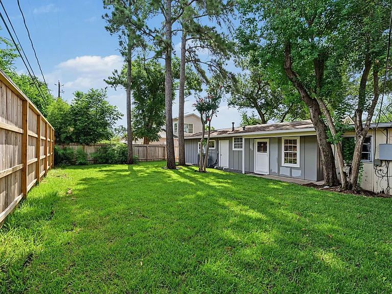 5202 Nina Lee Ln — Photo 15