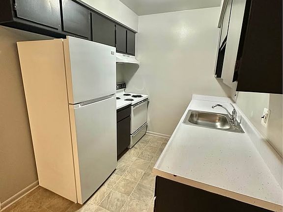 5th image of 33114 Harper Ave #14