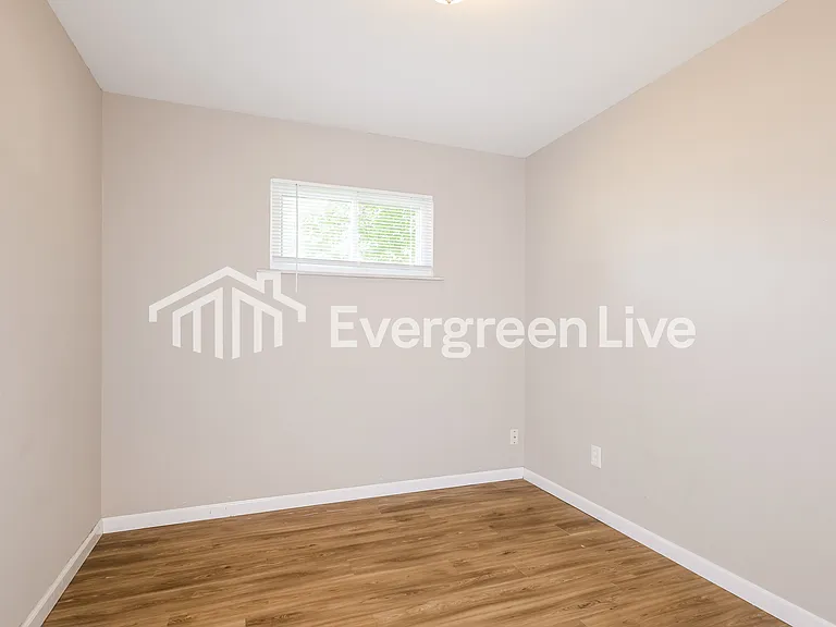 9524 Stansberry Ave — Photo 12