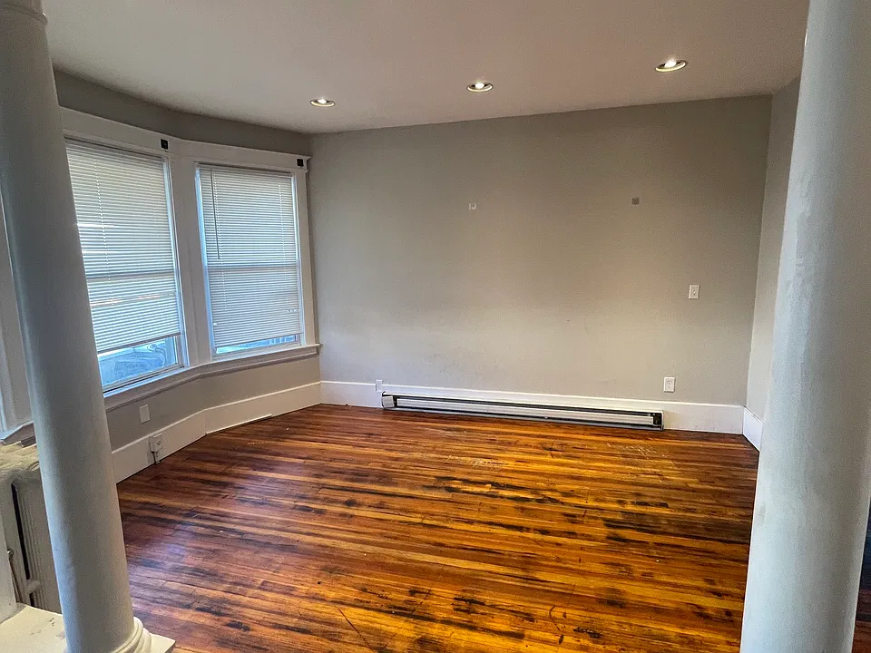 1172 Broadway #1