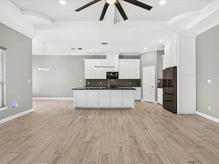 6718 Stuyvesant Ct — Photo 7