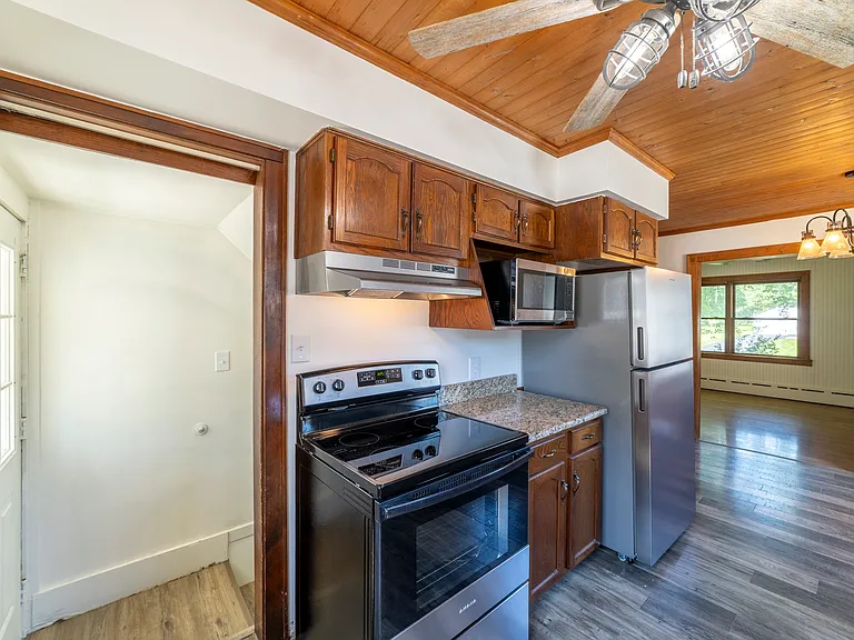 7535 Independence St — Photo 17