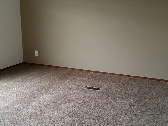 5th image of 164 Constitution Cir