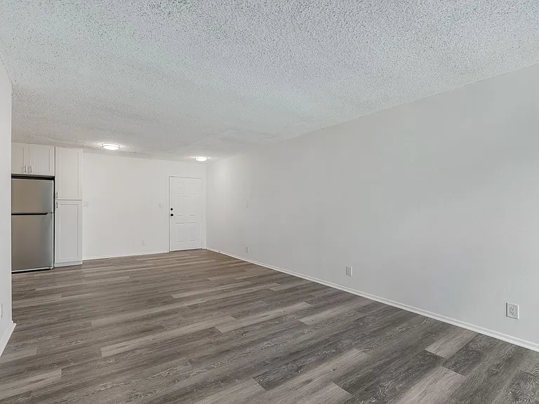 THE COLONY AT DRONFIELD (Mountain View Manor) — Photo 12