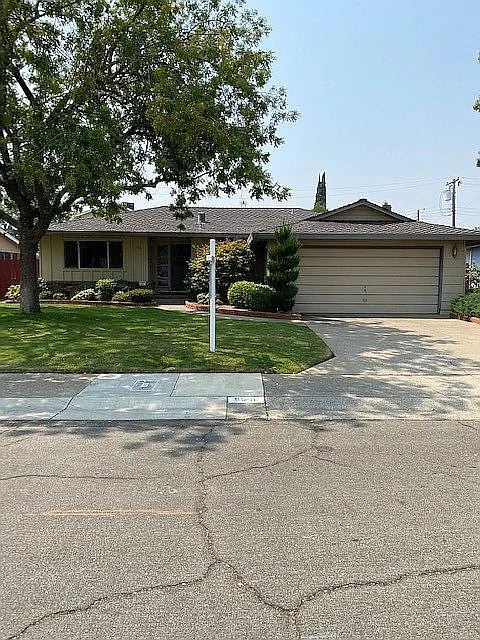 6940 McQuillan Cir photo 1