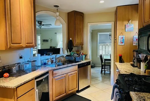 4890 Spottswood Ave — Photo 6