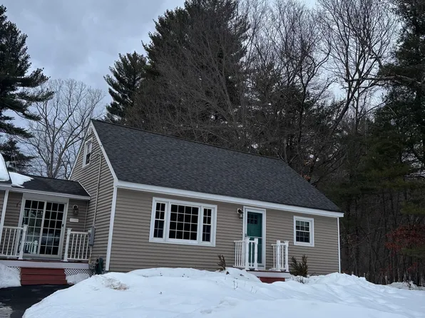 17 Nancy Avenue, Pelham, NH 03076