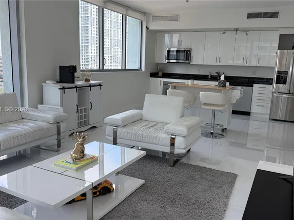 92 SW 3rd St, Miami, FL