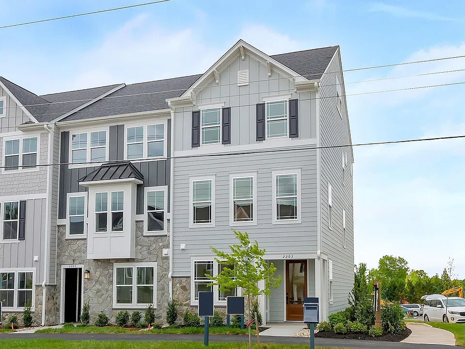 2203 Brindle Ln