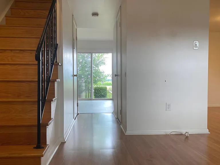 8514 Fortune Pl — Photo 2