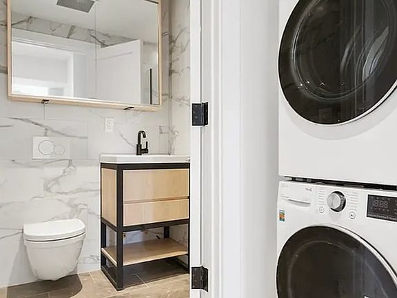 5th image of 207 E 4th St #3D