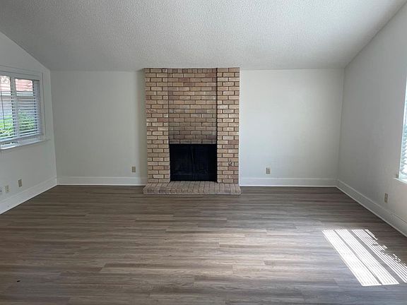 3rd image of 11914 Swan Dr