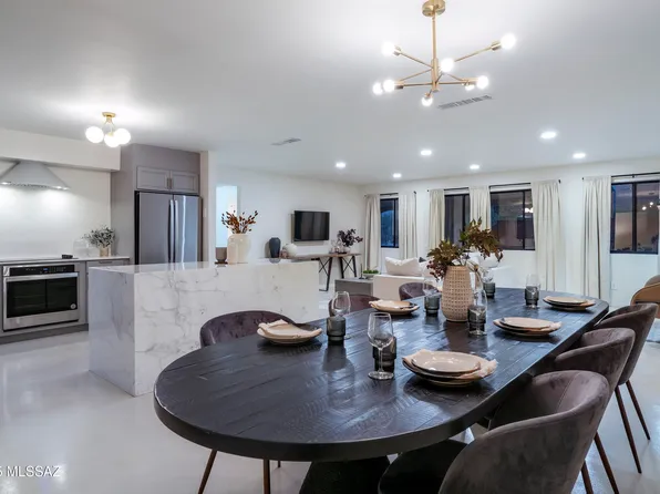 1005 W Emerine Dr, Tucson, AZ 85704