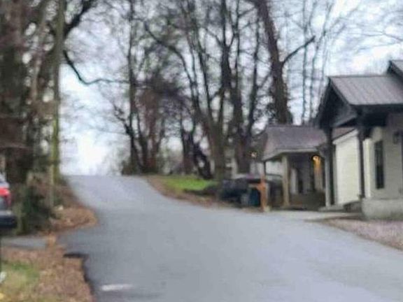Exterior Neighborhood (street photo)