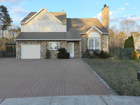 2nd image of 162 Christian Ct