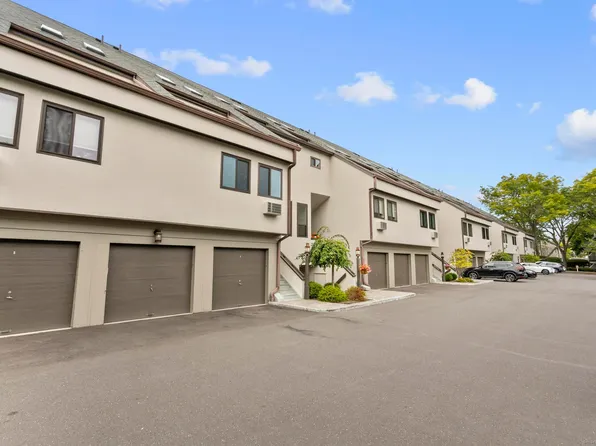 105 Harbor Drive #117, Stamford, CT 06902