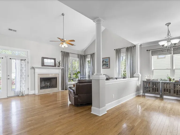 1313 Legendary Ln — Photo 8