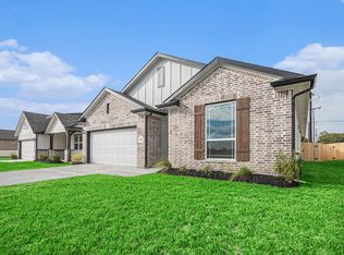 3747 Crawford St, Bay City, TX 77414