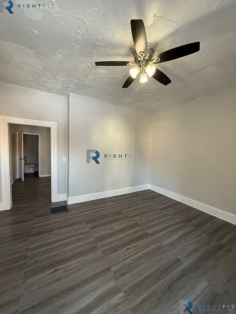 3 Bed 2 Bath in Cincinnati! — Photo 3
