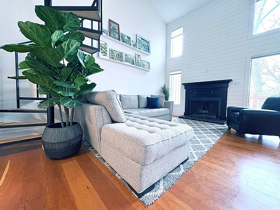 5th image of 9444 S Lake Ridge Dr