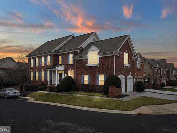 2nd image of 43443 Wild Dunes Sq