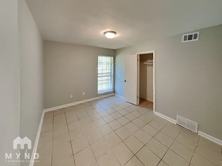 2535 Eastbrook Dr — Photo 10
