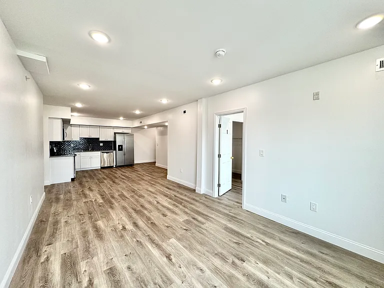 4077 Lancaster Ave #311-R — Photo 29