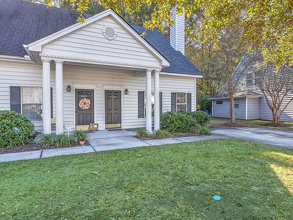 3rd image of 4885 Habersham Ln