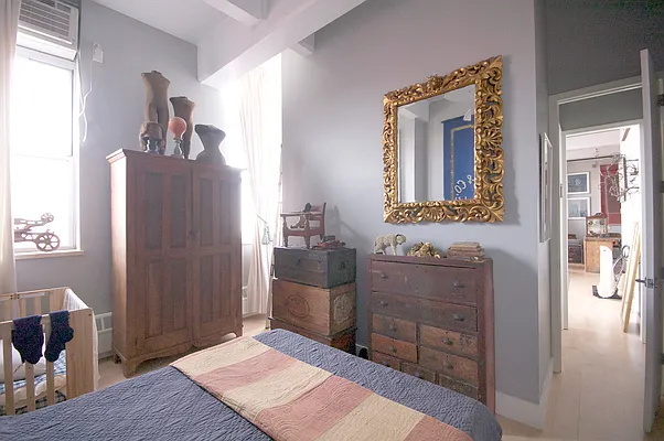 Sold by Lucien Perry | media 4