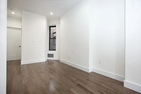 Rented by REAL New York | media 17